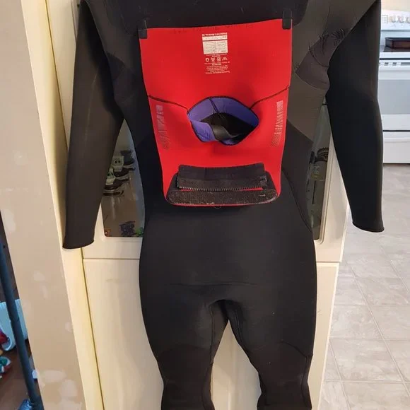 Wetsuit - Picture 6 of 6